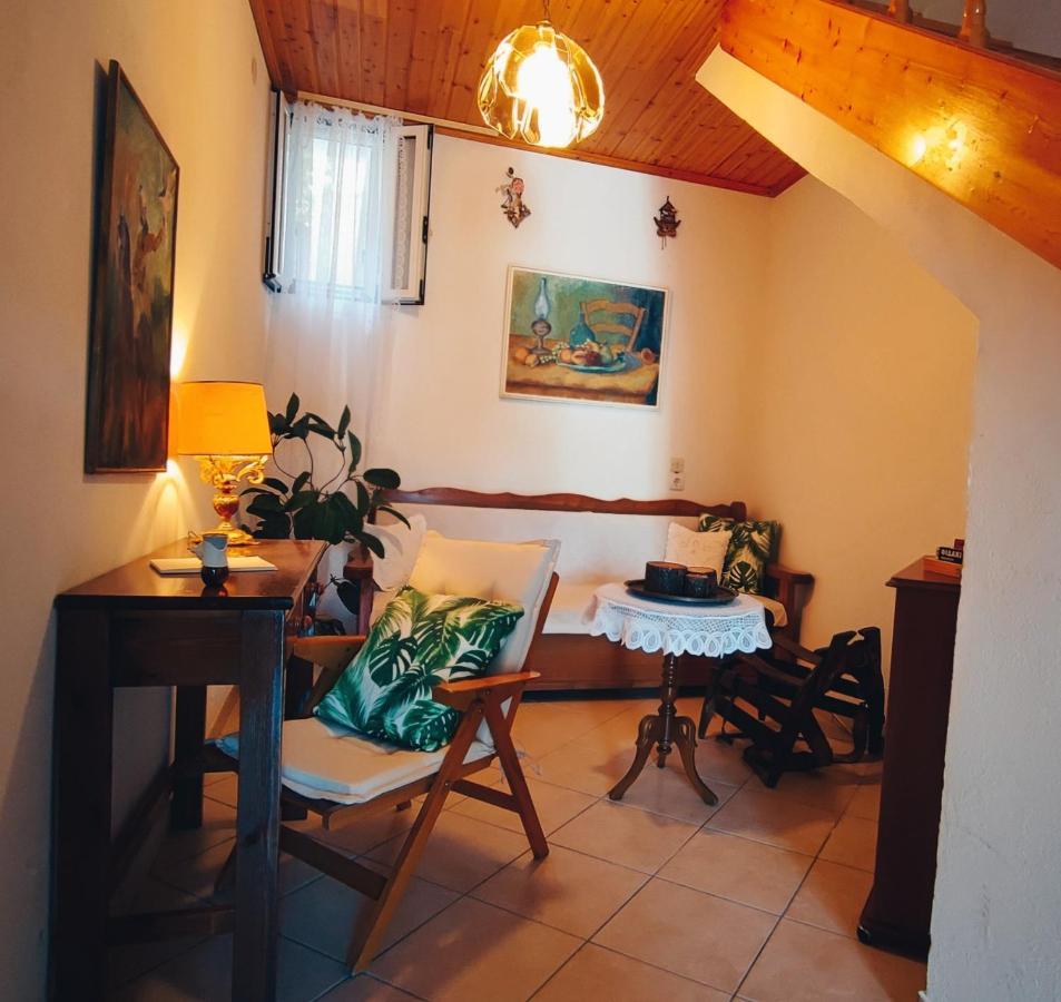 Retro Wooden House Gaios Villa Exterior foto